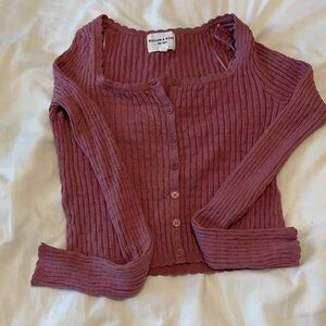 Willow & Wind Mauve Ribbed Button-Front Cardigan
